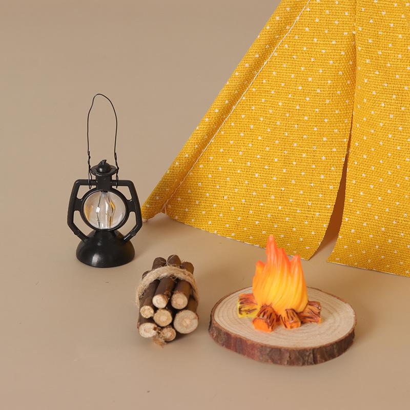 Outdoor Camping Equipment - Modellino di tenda da campeggio in